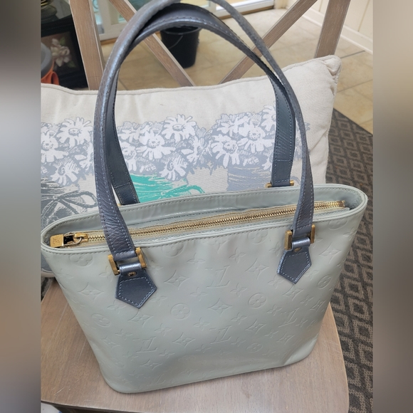 AUTHENTIC Louis Vuitton Houston patent leather vernis tote TH1909 - Picture 6 of 16